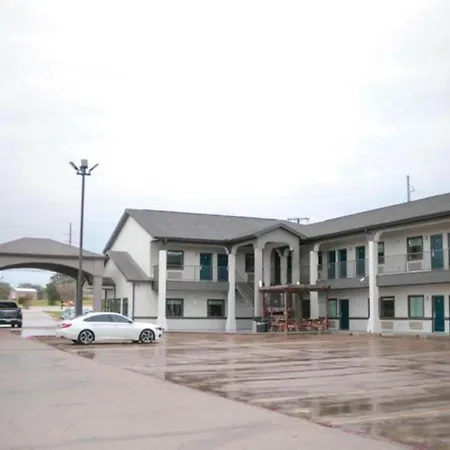 Days Inn & Suites By Wyndham Gonzales Tx